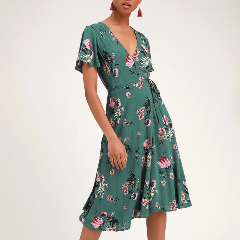 Lulu’s Dresses - Picture 3 of 10